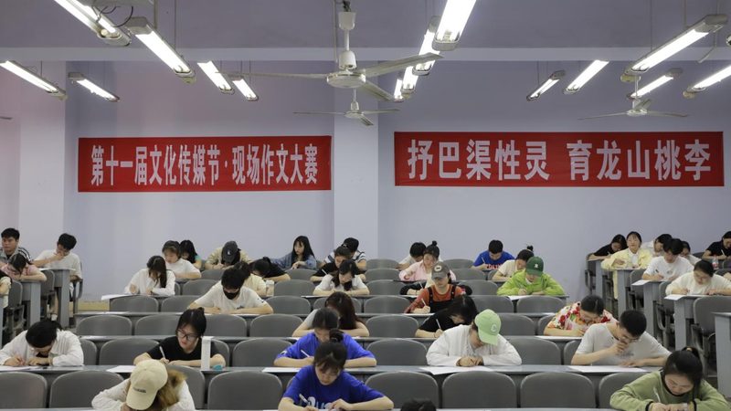 揭秘传媒公司广告物料制作：从源头到终端的工艺解析